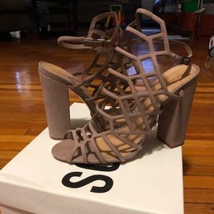 BNIB: Schutz “Jaden” Caged Sandals I’m Neutral